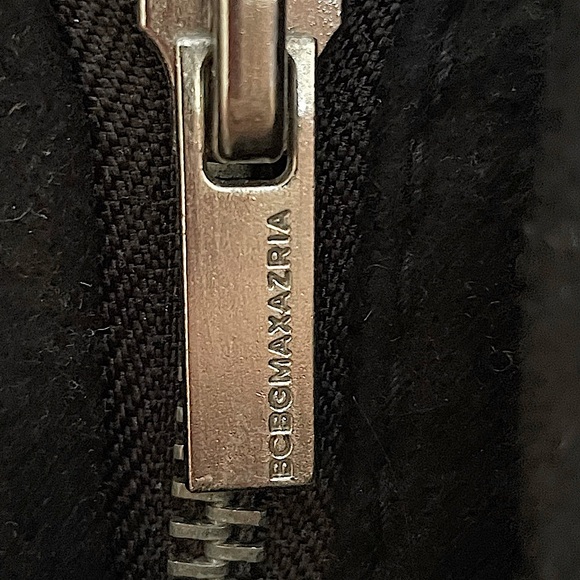 BCBG Max Azria Wool/ Poly/ Cashmere Ruffle Jacket w Button Detail; Size M/L - Picture 7 of 16